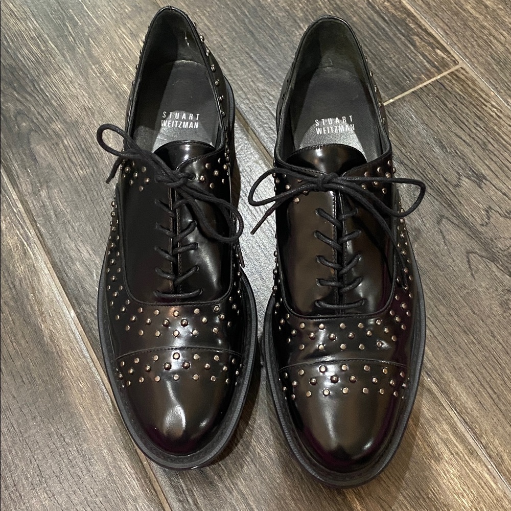 Stuart Weitzman Zealous Studded platform loafer in Jet Mirror. Black Sz. 9